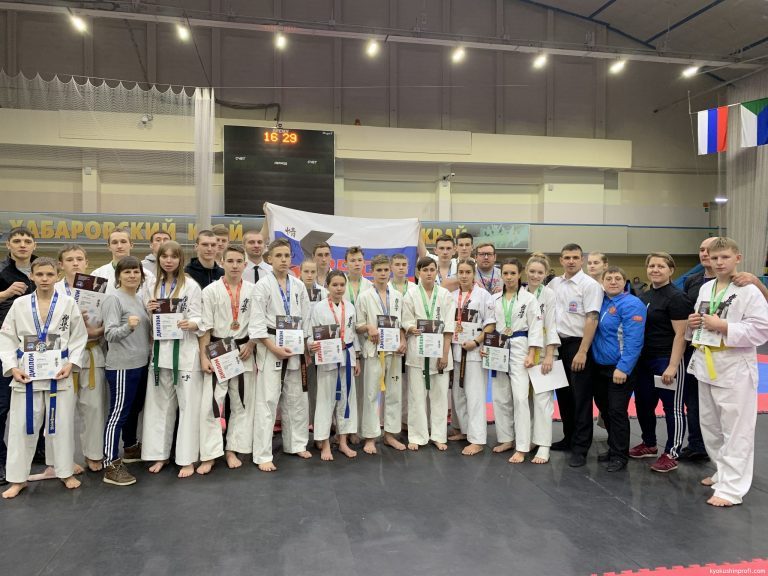 Чемпионат и первенство Дальневосточного федерального округа по Киокусинкай каратэ (фото)