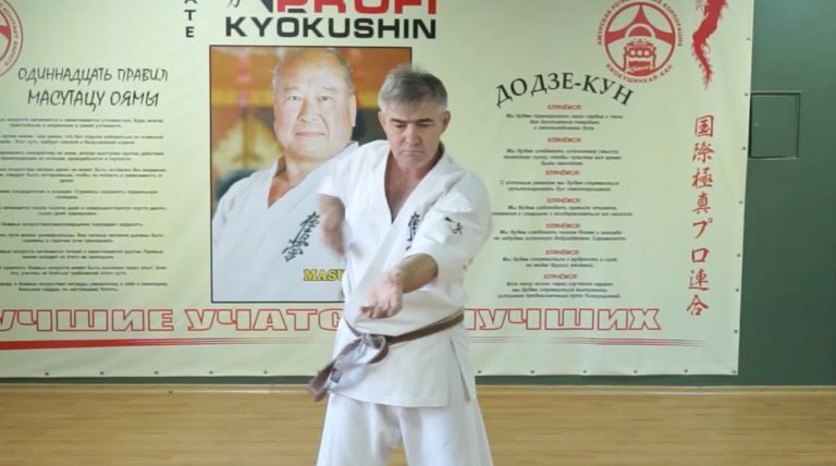 Шуто учи — техника ударов в Киокусинкай каратэ (удар ребром ладони)