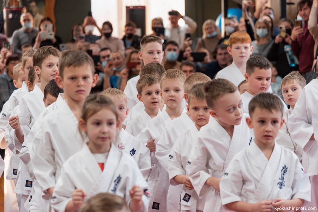 28 ноября 2021 г. в г.Благовещенске провели традиционное мероприятие «Посвящение в каратисты», в котором приняли участие более 150 спортсменов